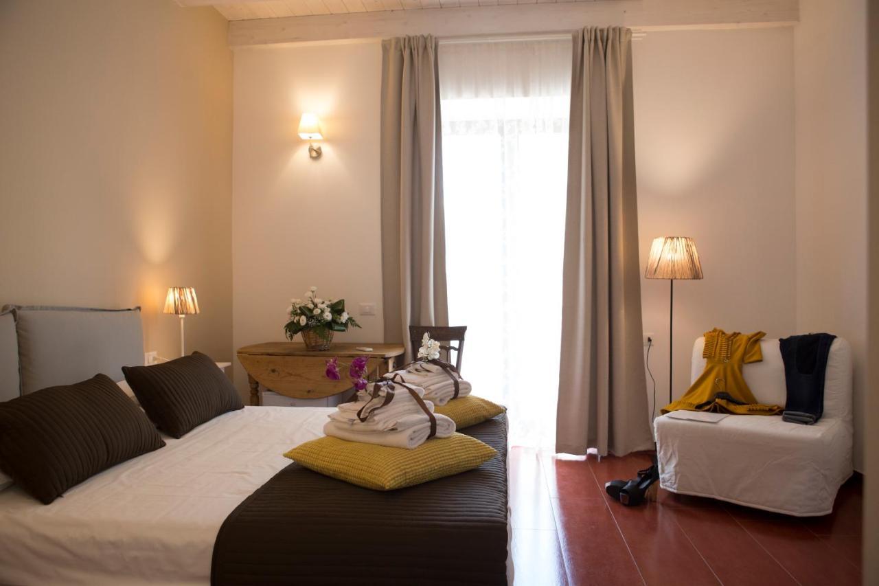 Bed and Breakfast Yhomisus à Comiso Extérieur photo