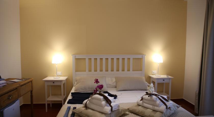 Bed and Breakfast Yhomisus à Comiso Extérieur photo
